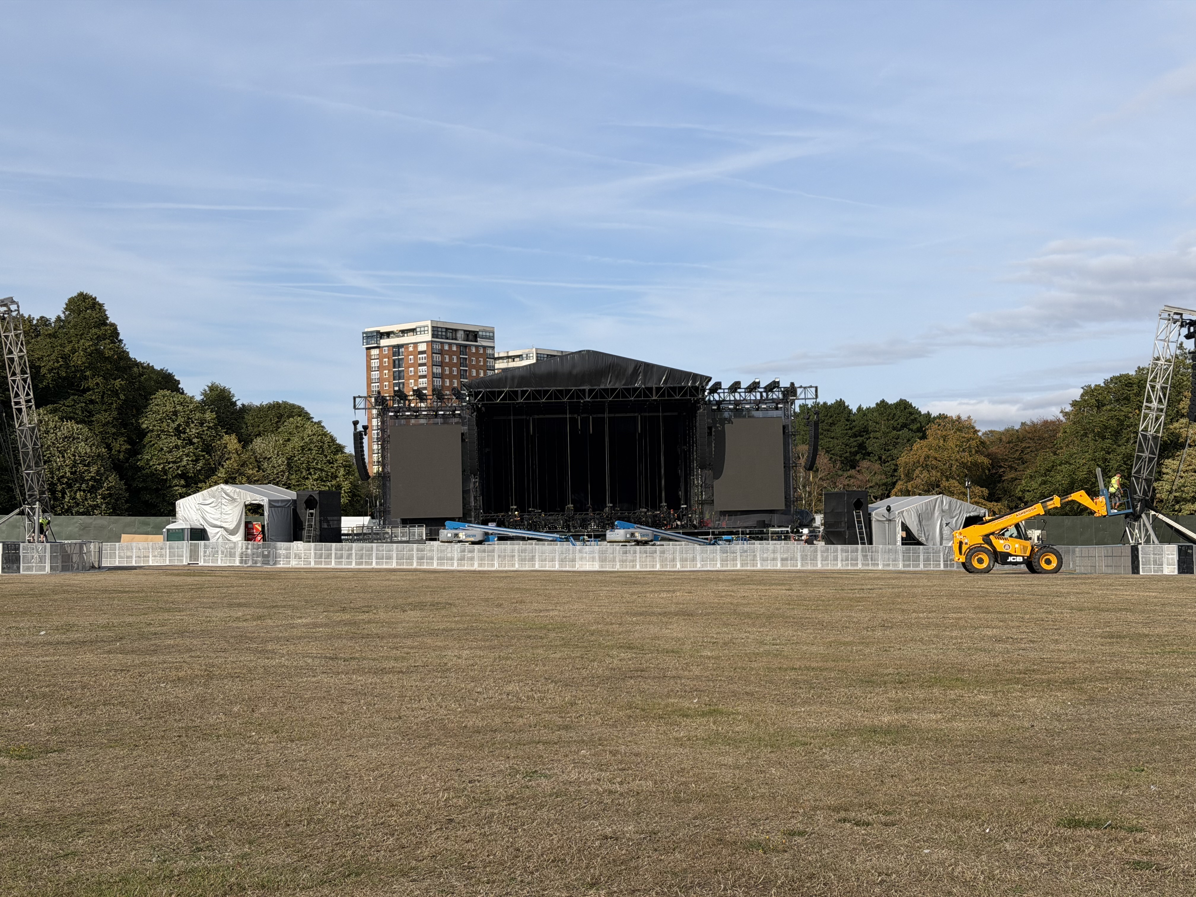 Lewis Capaldi — Sefton Park, Liverpool — photo 2